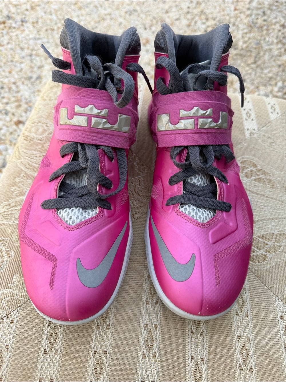 Nike LeBron Zoom Soldier 7 'Kay Yow' sneakers
